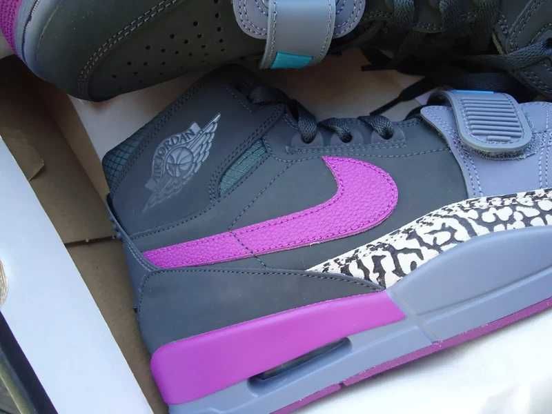 Jordan Legacy 312 Dark Grey Purple eu44,5