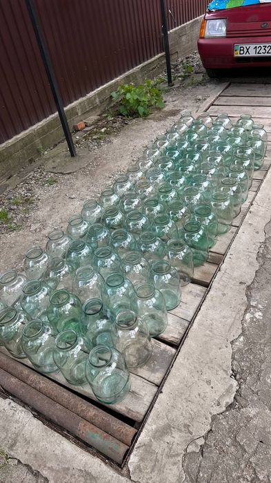 Банка від 0,5 до 3 літрів. Самовивіз. Район вул. Фастівська.