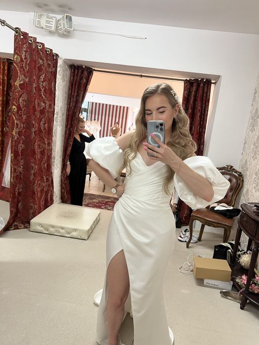 Satynowa suknia ślubna