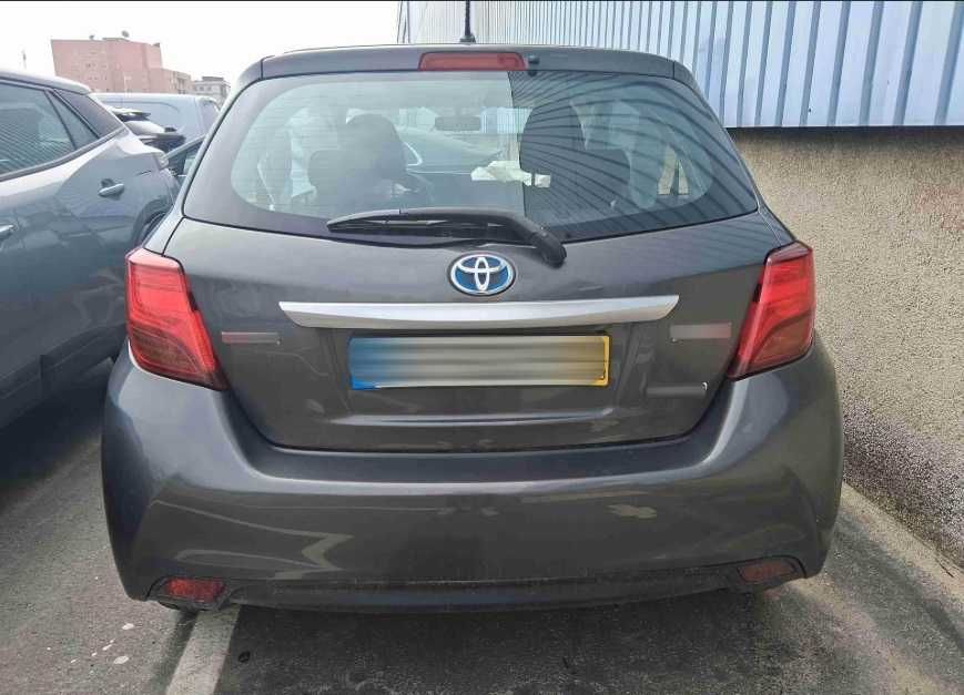TOYOTA Yaris Salvado