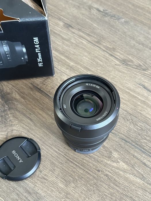 Sony FE 35mm f/1.4 GM