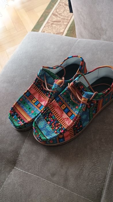 Buty wiosenne wiązane