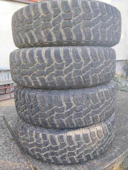 Opony MT 235 x 75 x 15