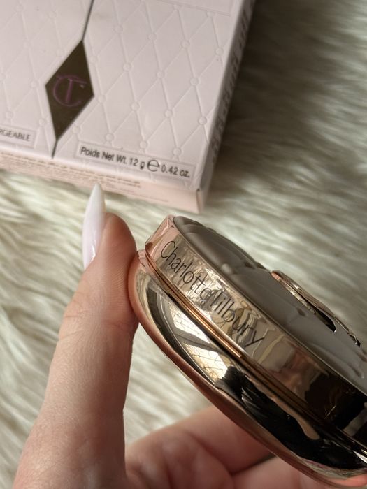Тональний кушон Charlotte Tilbury Pillow Talk
