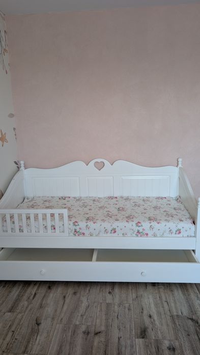 Дитяче ліжко з дерева