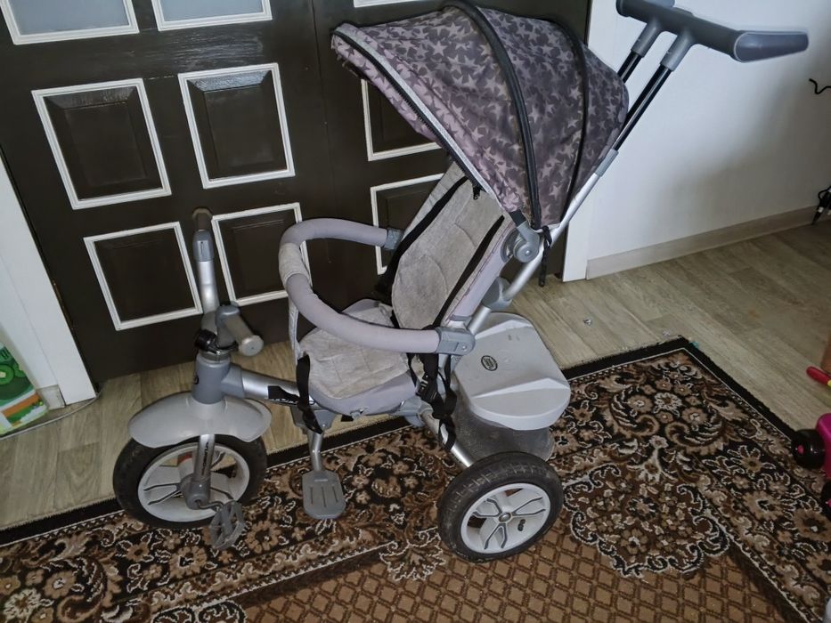 Дитячий велосипед з батьківською ручкою