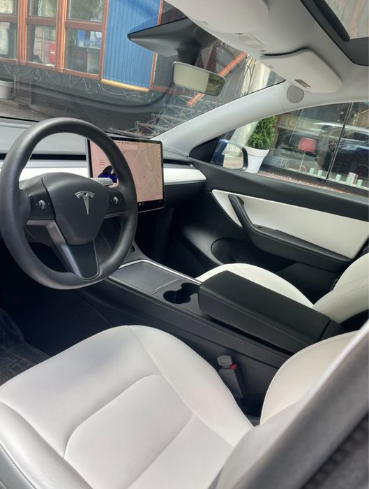 Tesla Y 2021 Long range
