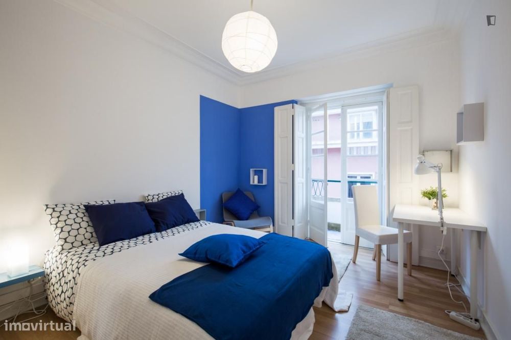 Quarto - localizado em Oeiras Lisbon