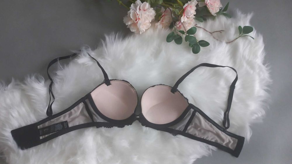 Czarny push-up koronkowy biustonosz Marks&Spencer 70B