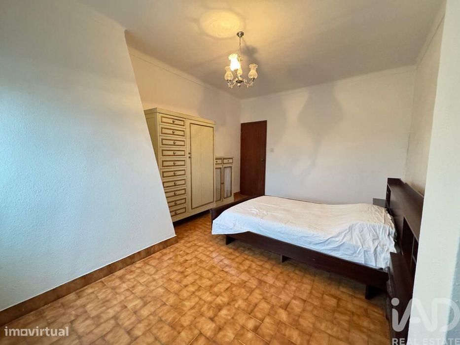 Prédio em Assumar de 86 m2