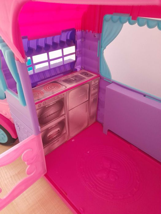 SPARKLE GIRLZ samochód z przyczepą kempingową