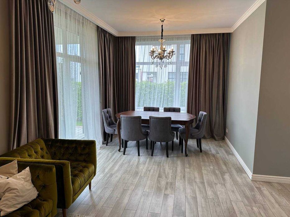 Продаж котеджу в селі Липники, КМ Липові Роси