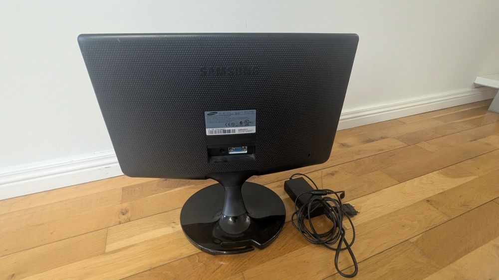 Monitor Samsung SyncMaster SA100 – 19 polegadas