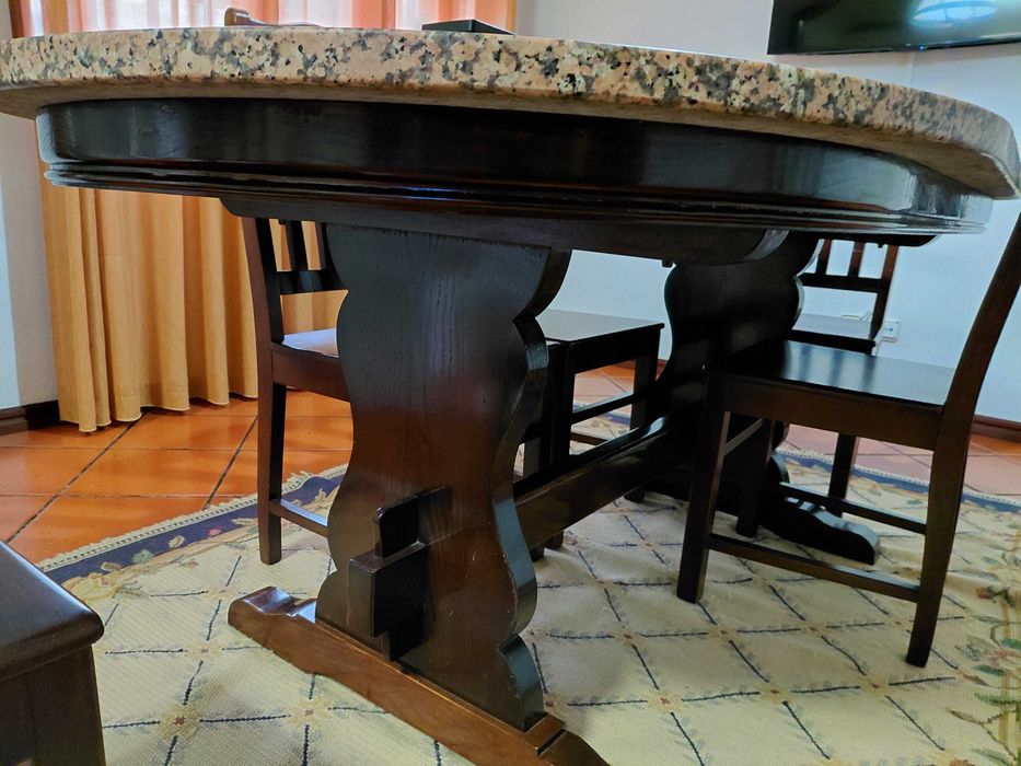 Mesa cozinha com cadeiras