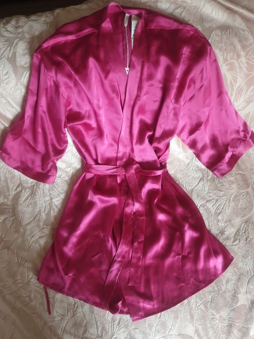 Szlafrok z Jedwabiu Intimissimi M/S nowy.