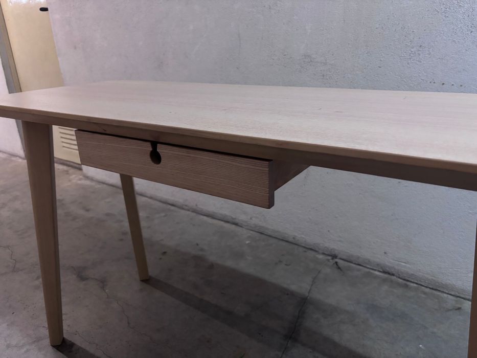 Secretaria Ikea modelo Lisabo