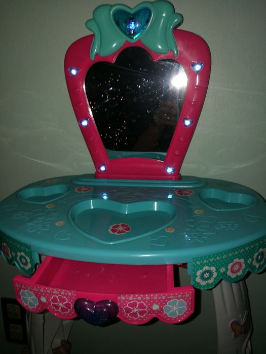 Children's dressing table with music and lights, mirror and drawer, like new64553136469633121