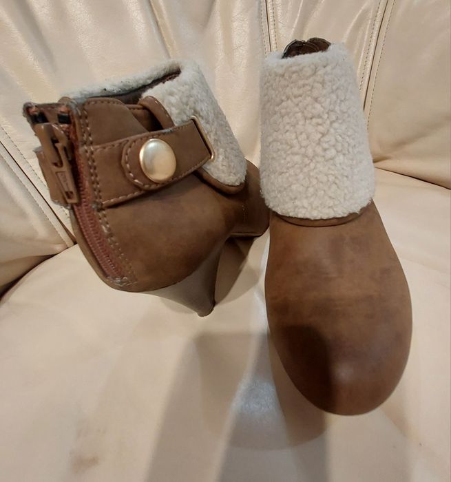 Wiosenne  botki rozmiar 8