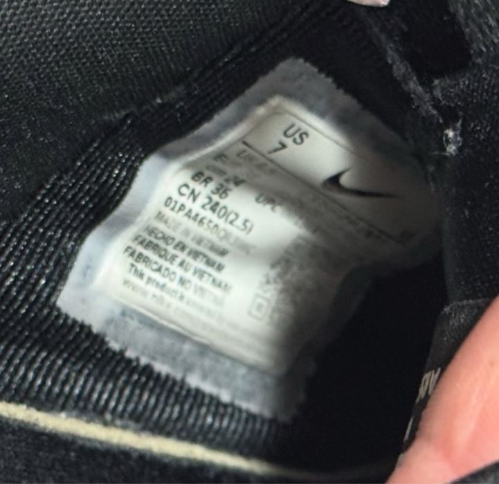 Кросівки Nike жіночі