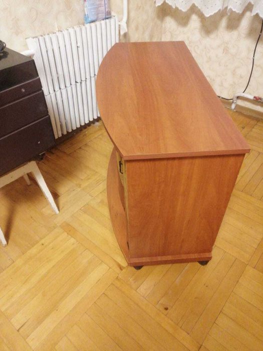 Зеркальна тумба-комод.