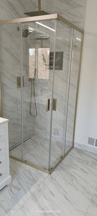 Układanie glazury . Remony łazienek