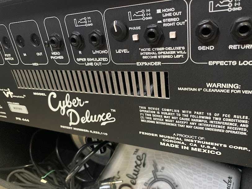 Продам комбопідсилювач Fender Cyber Deluxe. Made in Mexico.