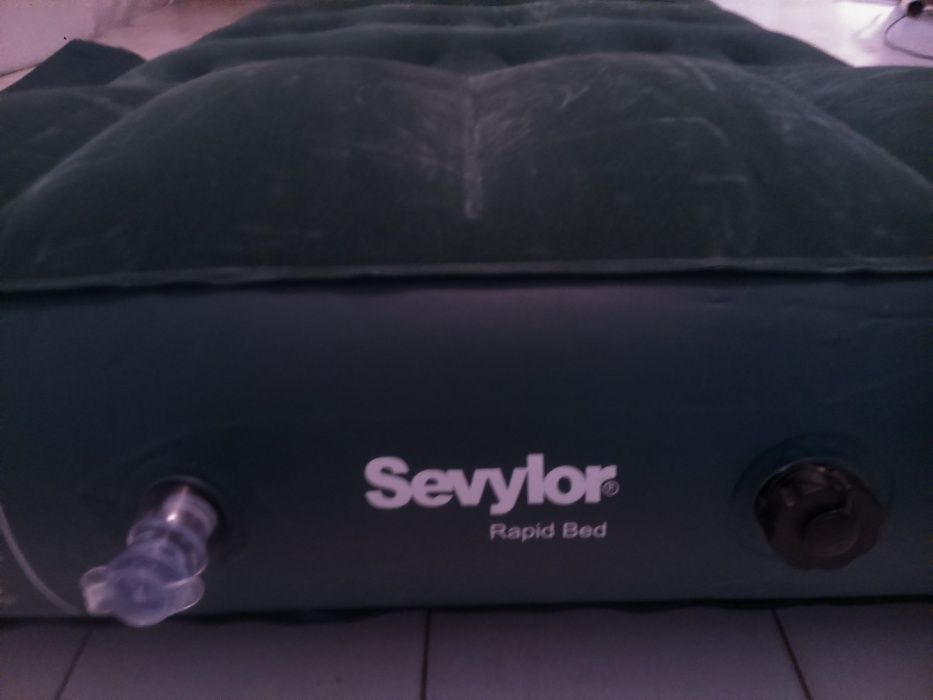 Cama, colchão de ar verde( campismo)