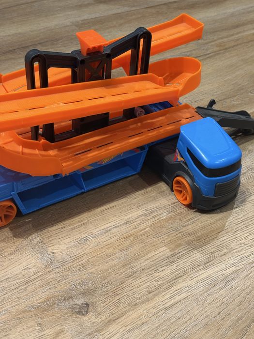 Автовоз Hot Wheels
