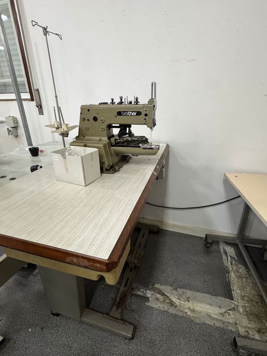Maquina de pregar botoes