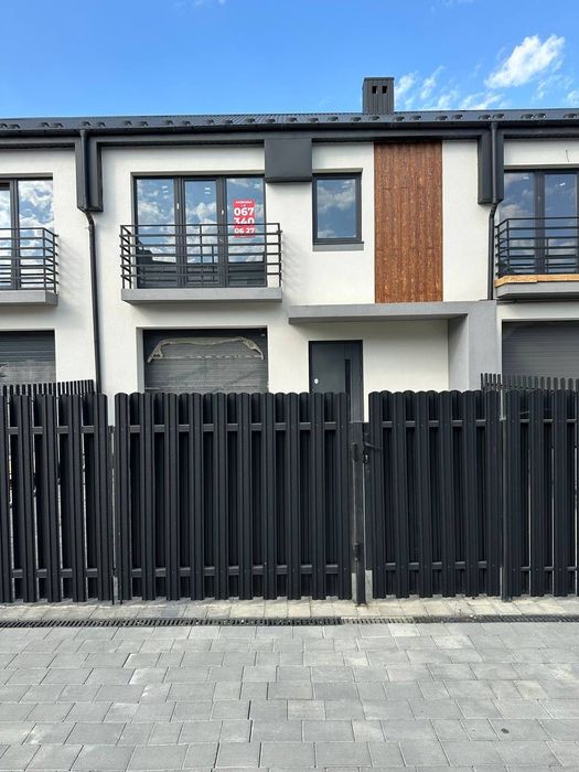 Продам зданий в експлуатацію таунхаус,можна під програми