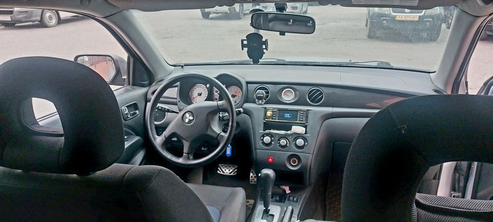 Mitsubishi Outlander для ЗСУ обмін/продаж два авто на мікроавтобус