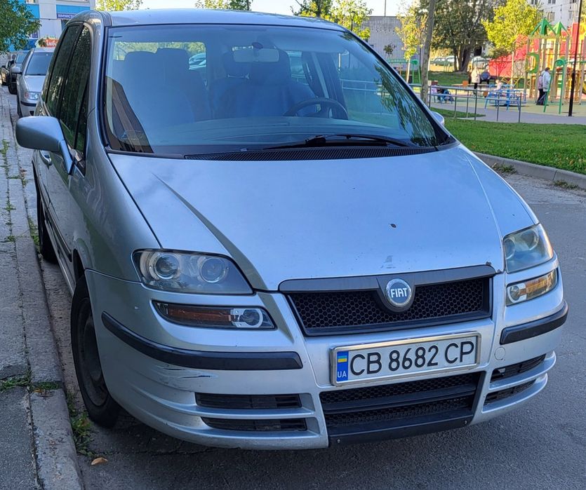 мінівен Fiat Ulysse