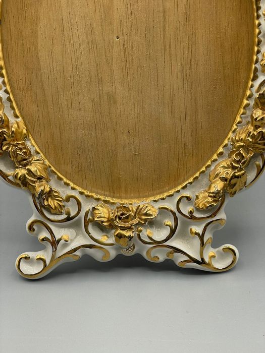 Fabulosa moldura em porcelana Alcobaça