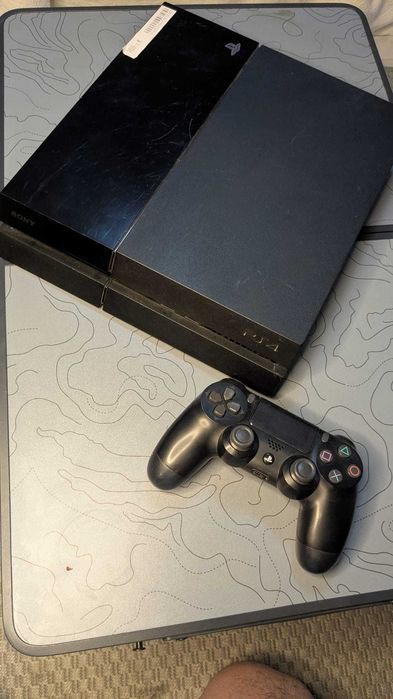 Vendo Ps4 Com 1 Comando E Garantia De 2 Anos + Cabo Hdmi E Cabo Carregar Comando