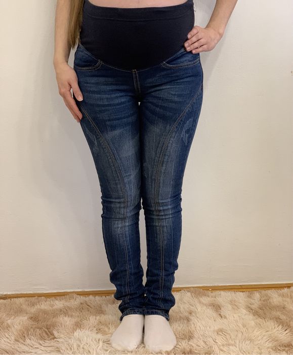 Джинси, кофта та бандаж для вагітних