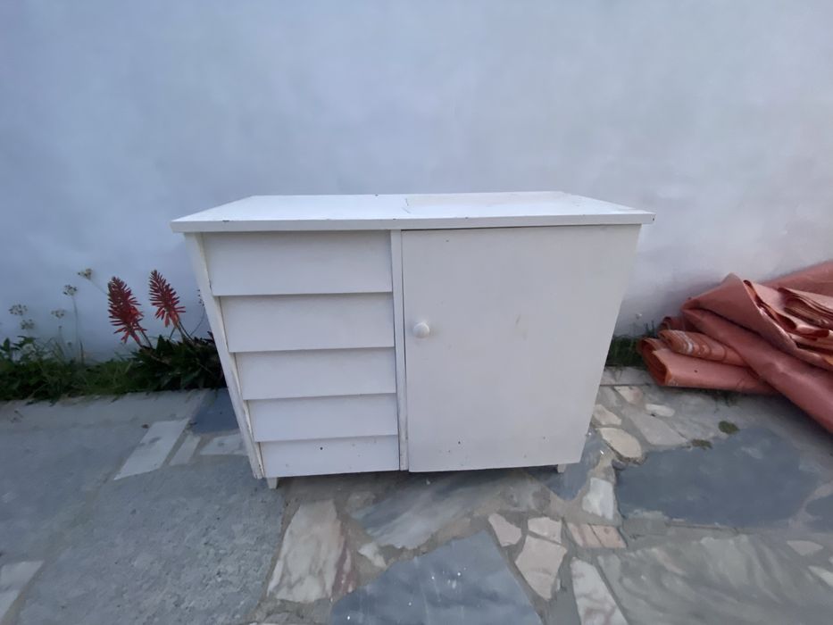 Móvel maquina costuna