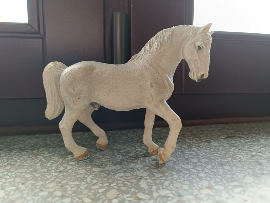Koń schleich lipicański konie figurki koni wycofane