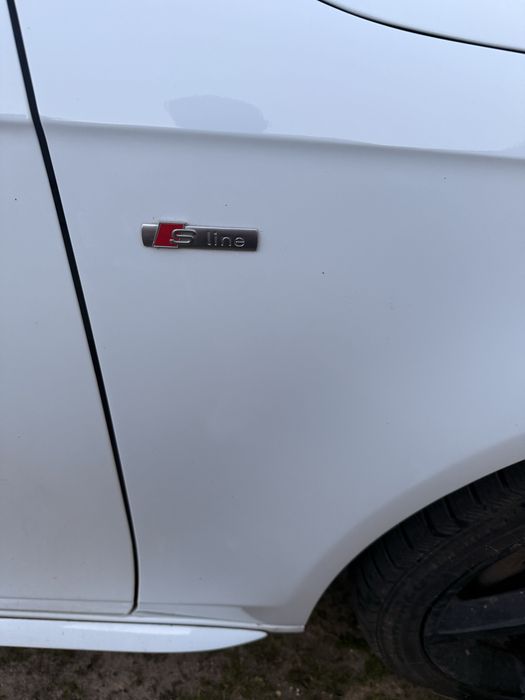 Błotnik prawy przód audi a4 b8 przedlift ly9c