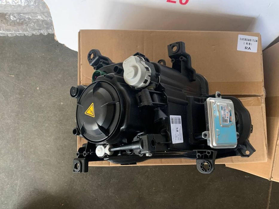 Фары Xenon Jeep Cherokee 2014 2015 2016 2017 2018