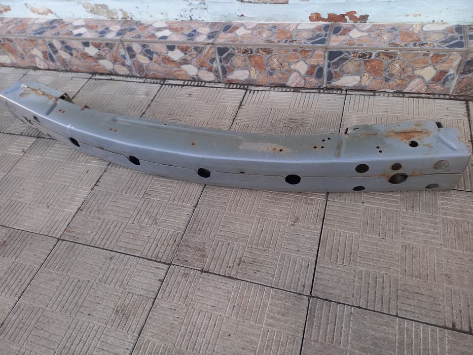 Заднiй пiдсилювач бампера Джорнi