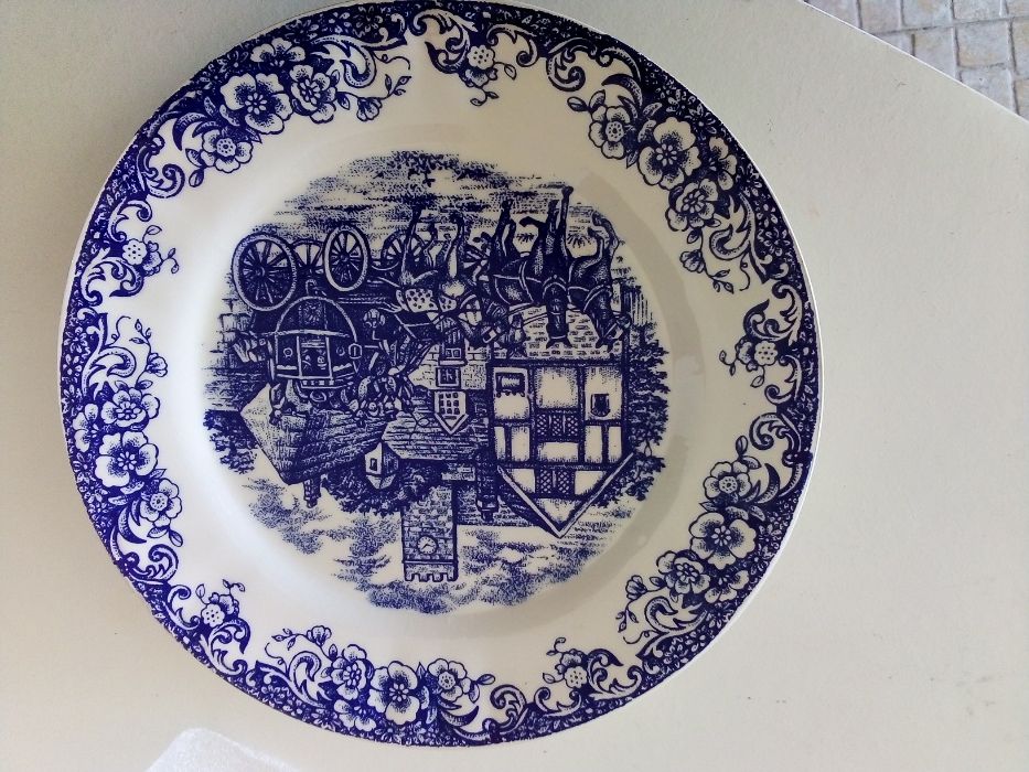 Pratos decorativos de porcelana inglesa