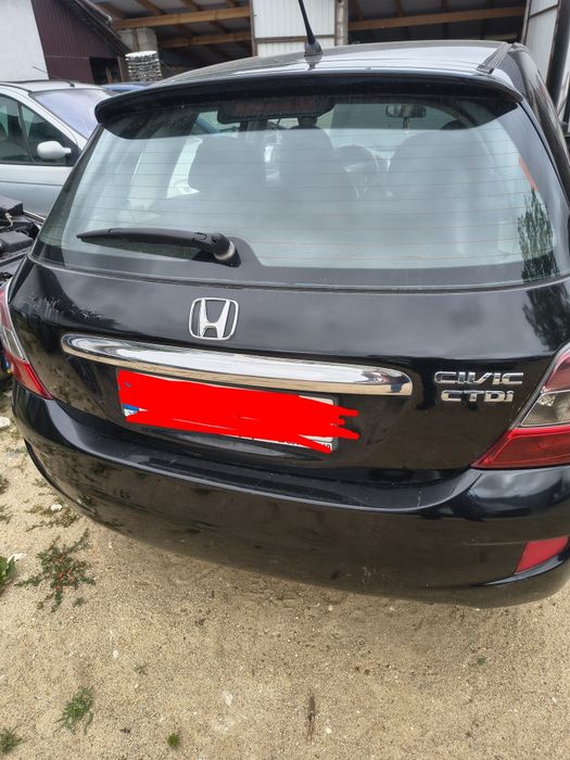 Zderzak tylny Honda Civic 7 5 drzwi czarny