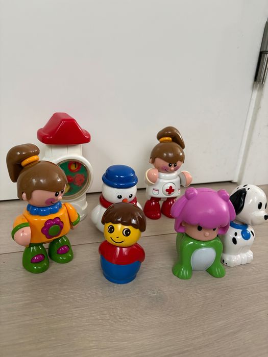 Bonecos da marca Toto.