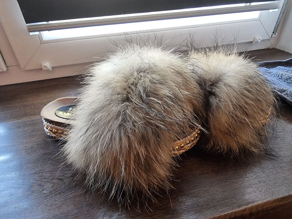 Klapki z naturalnym futerkiem JENOT 37-38