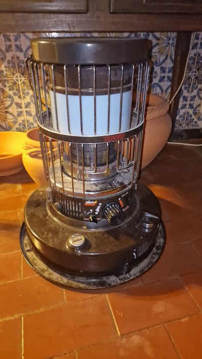 Aquecedor a petróleo