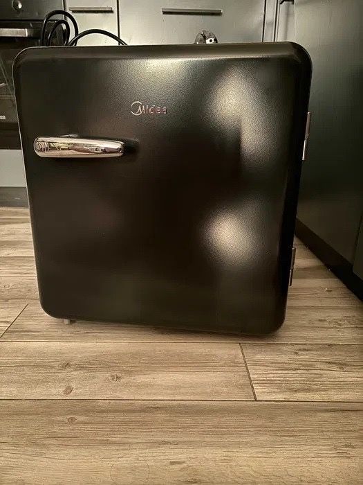Міні/мини холодильник Midea MDRD86SLF01 50 см