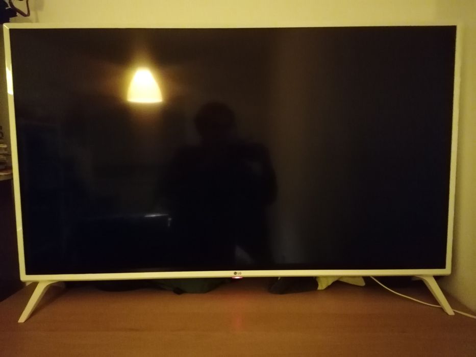 SmartTv LG 49' White frame