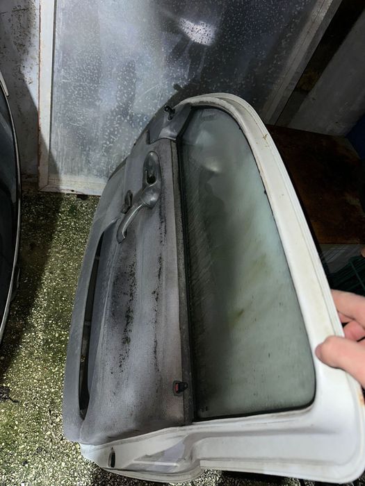 Corsa b portas e bagageira