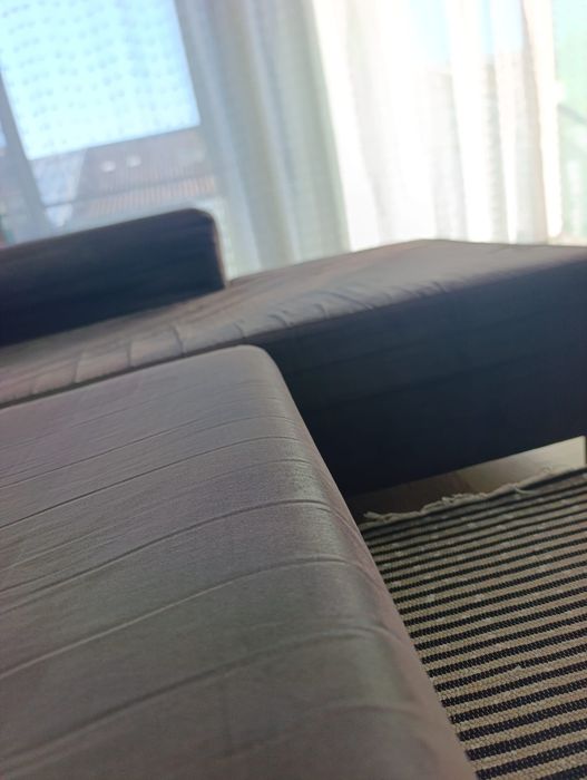 Sofá de sala com chaise longue