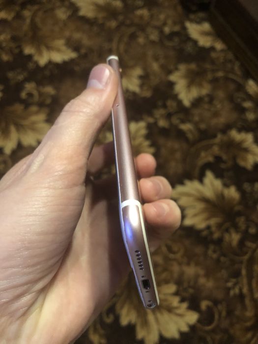 iPhone 6S б/у в гарному стані, на запчастини.